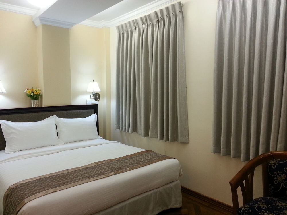 Grand Laurel Hotel Rangun Zewnętrze zdjęcie