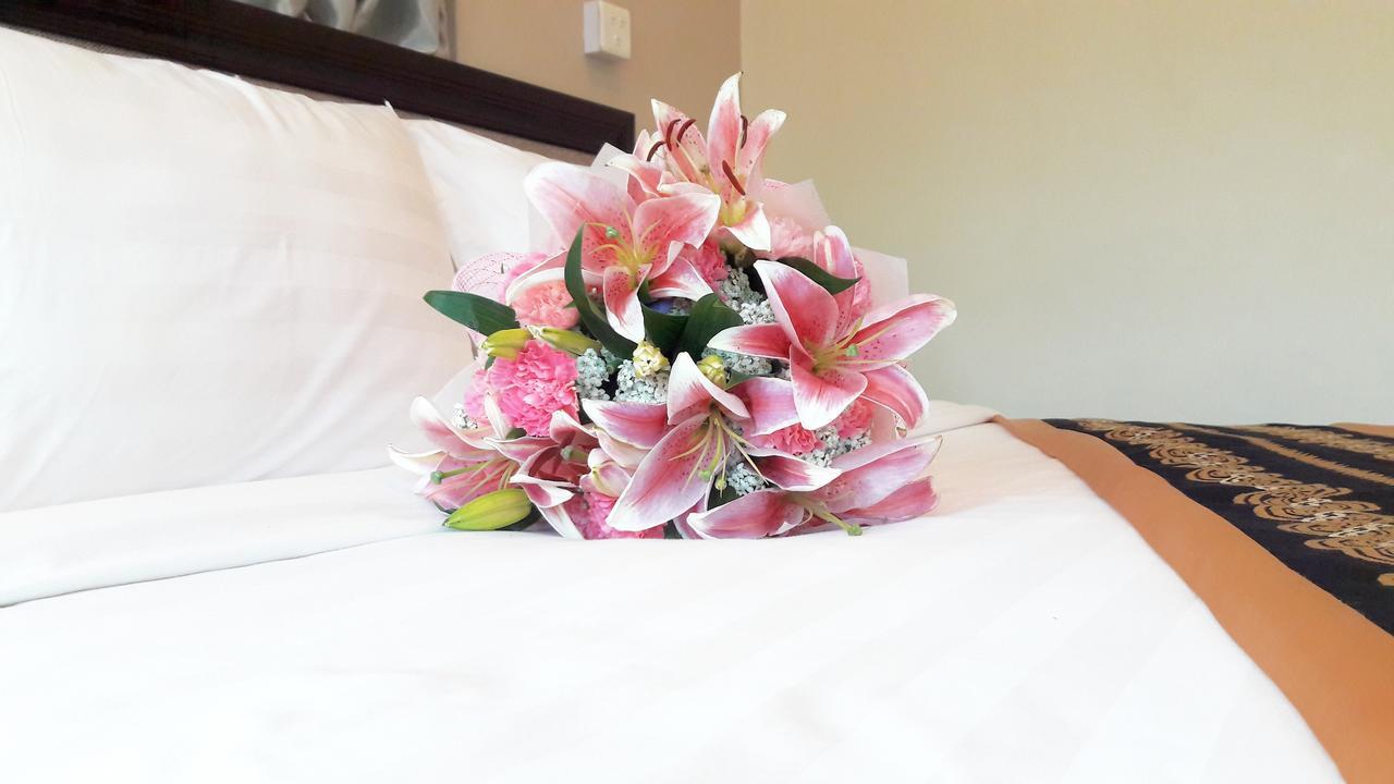 Grand Laurel Hotel Rangun Zewnętrze zdjęcie