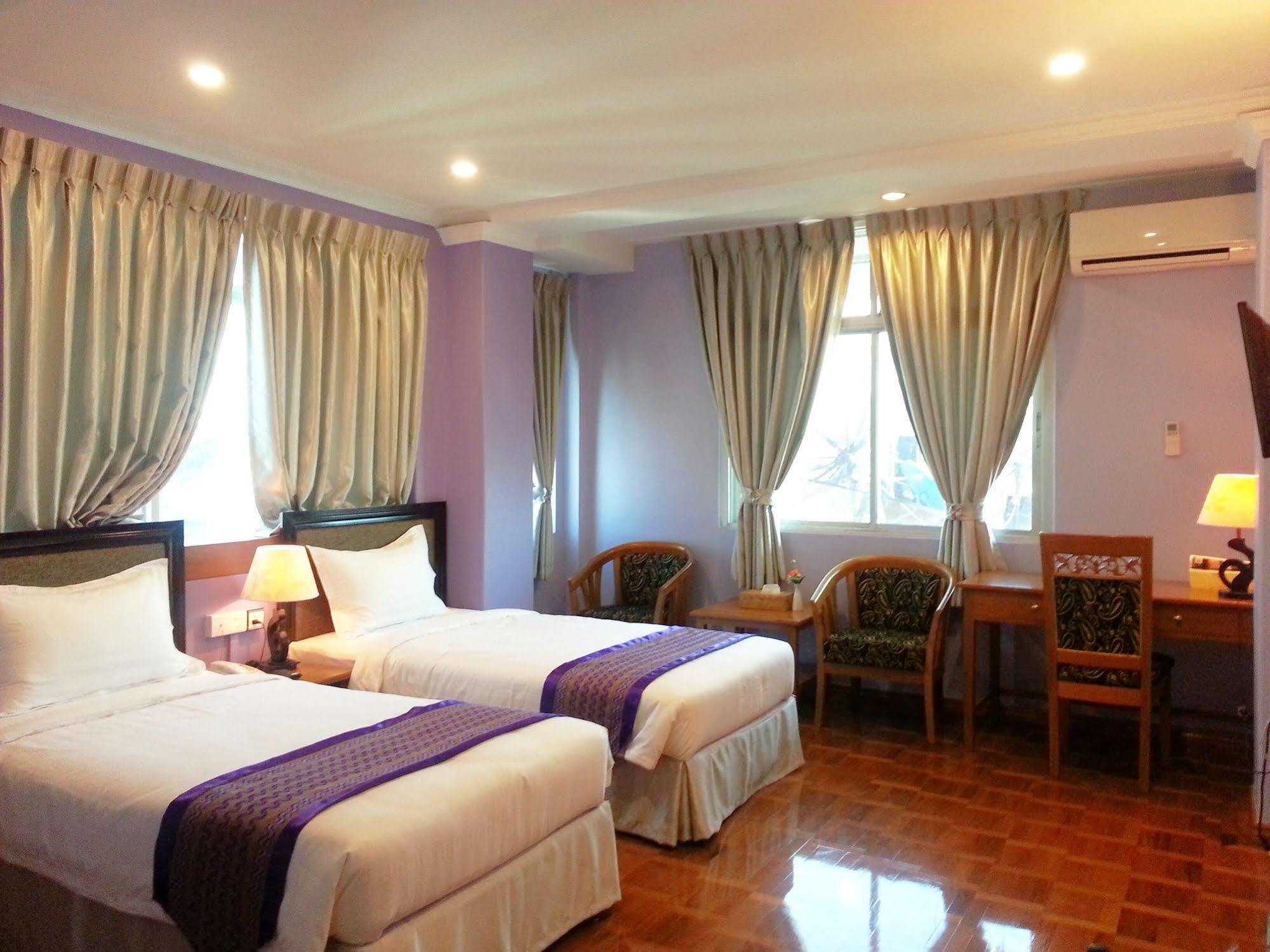 Grand Laurel Hotel Rangun Zewnętrze zdjęcie