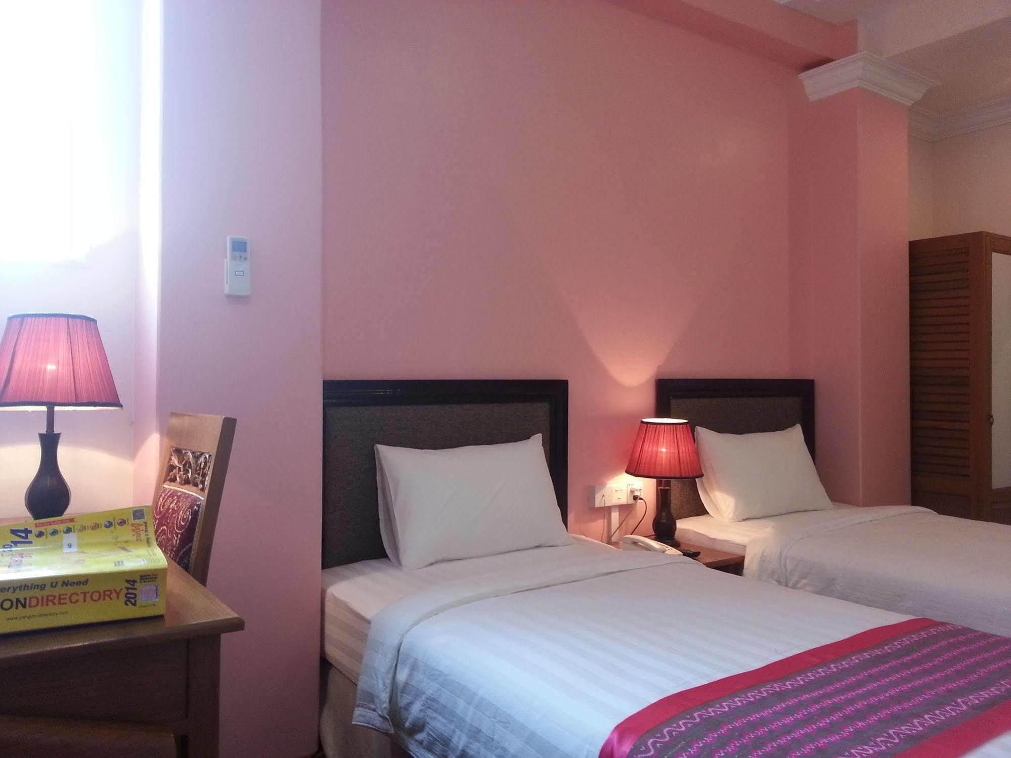 Grand Laurel Hotel Rangun Zewnętrze zdjęcie
