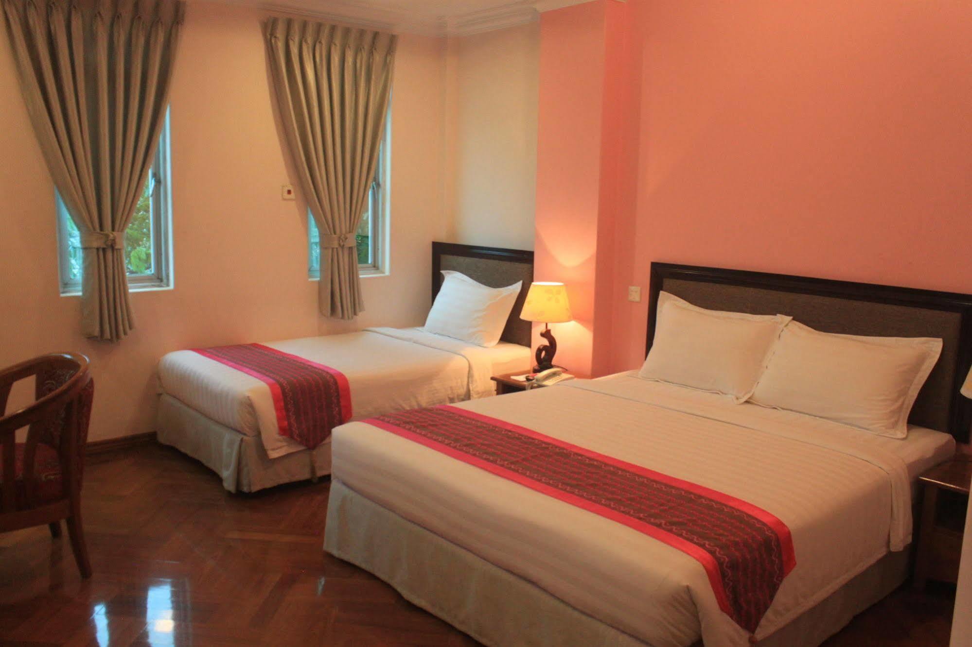 Grand Laurel Hotel Rangun Zewnętrze zdjęcie