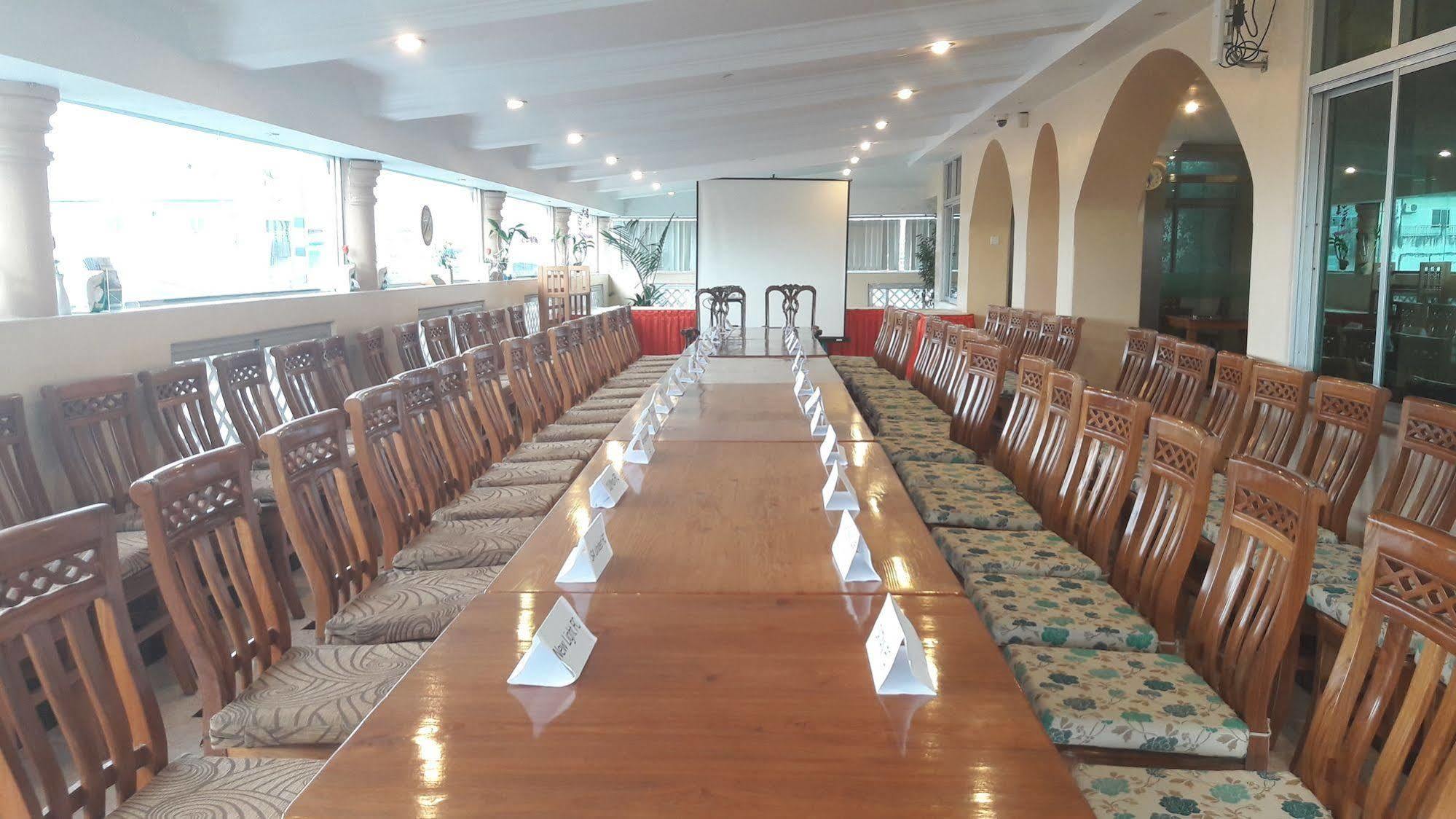 Grand Laurel Hotel Rangun Zewnętrze zdjęcie
