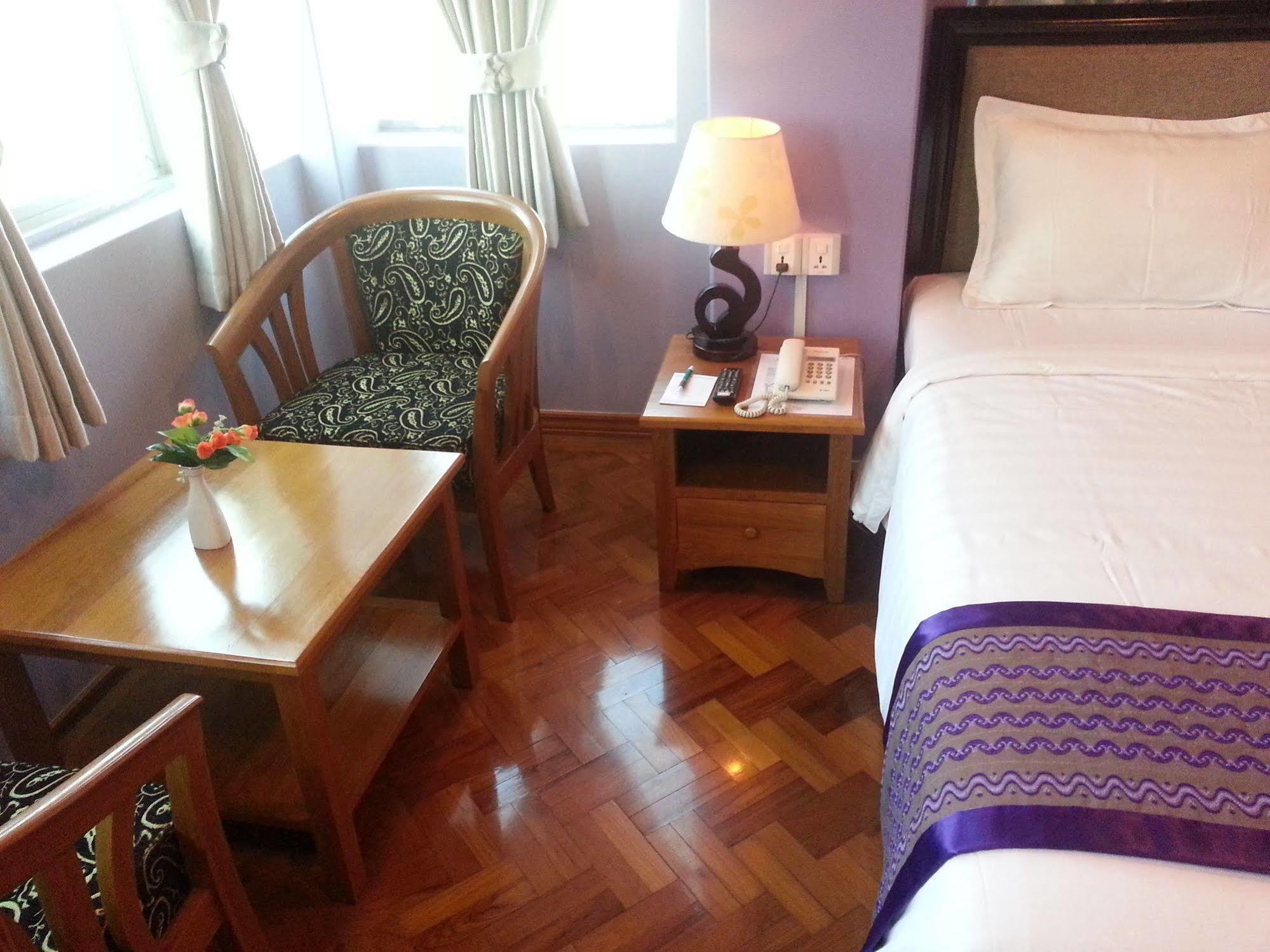 Grand Laurel Hotel Rangun Zewnętrze zdjęcie